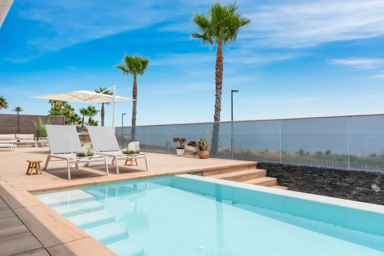 R5081656 | Semi-Detached House in Estepona – 4 beds, 3 baths