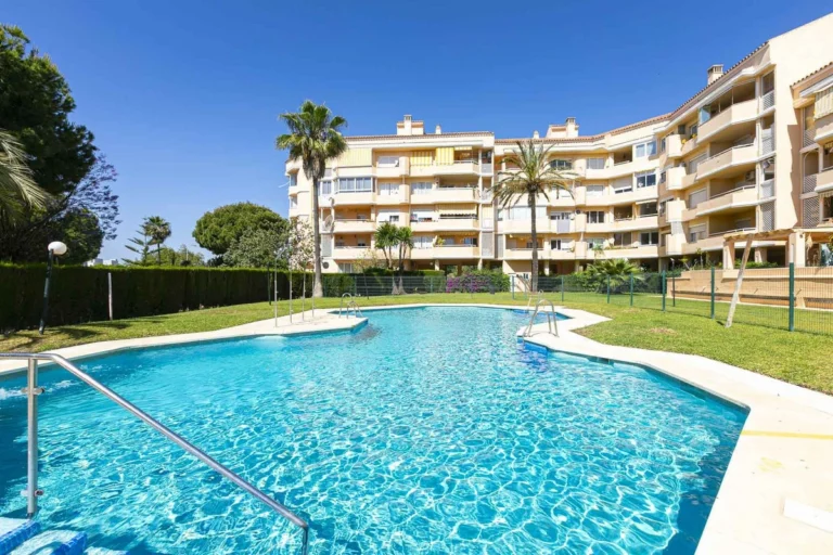 R5058196 | Top Floor Apartment in Selwo – 3 beds, 2 baths