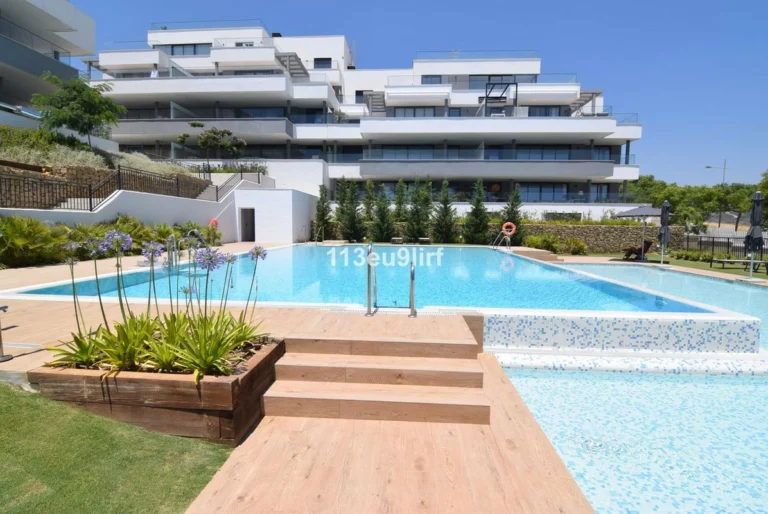 R4100143 | Ground Floor Apartment in Estepona – 3 beds, 2 baths