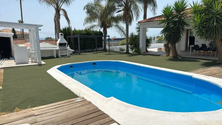R5077366 | Detached Villa in Estepona – 3 beds, 3 baths