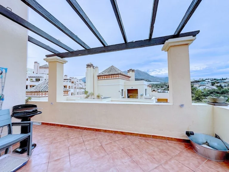 R4775890 | Penthouse Duplex in Estepona – 3 beds, 2 baths