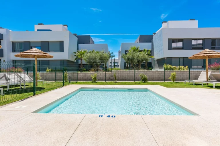 R5073358 | Penthouse in Selwo – 2 beds, 2 baths