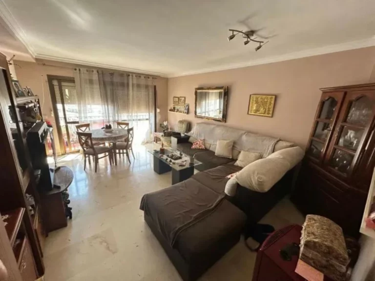 R5044747 | Top Floor Apartment in Estepona – 4 beds, 2 baths