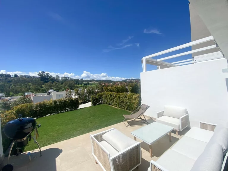 R4980184 | Townhouse in Estepona – 3 beds, 3 baths