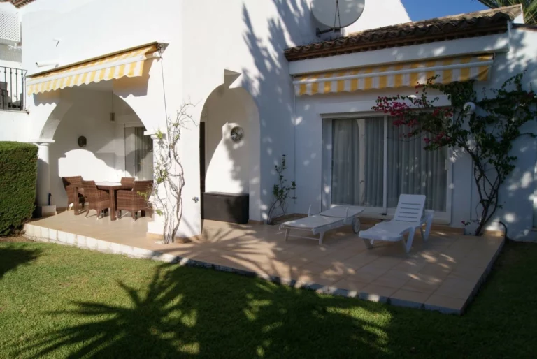 R5063821 | Townhouse in El Paraiso – 3 beds, 2 baths