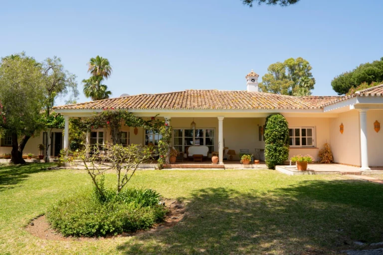 R5064325 | Detached Villa in El Paraiso – 3 beds, 4.5 baths