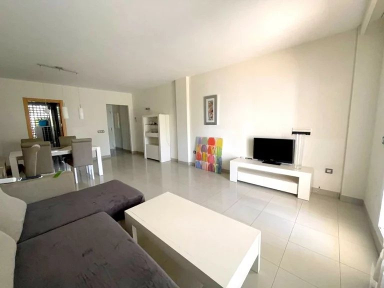 R5057608 | Ground Floor Apartment in El Paraiso – 2 beds, 2 baths