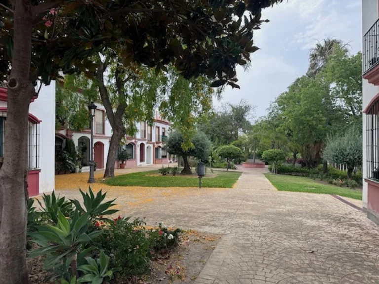 R5076397 | Townhouse in Estepona – 4 beds, 3 baths