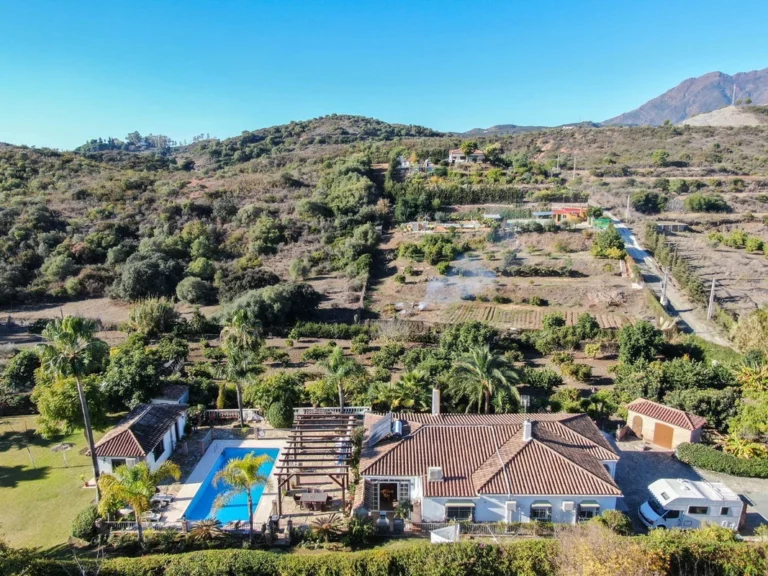R4715716 | Finca – Cortijo in Estepona – 6 beds, 3 baths