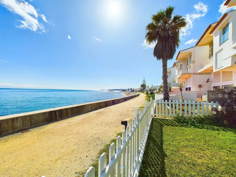 R4973152 | Duplex in Estepona – 4 beds, 2 baths
