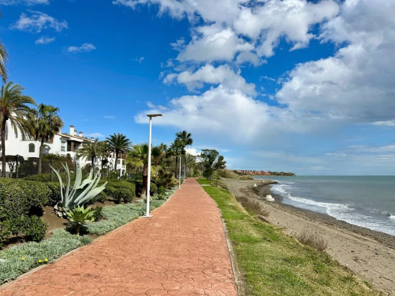 R4994218 | Middle Floor Studio in Estepona – 1 beds, 1.5 baths