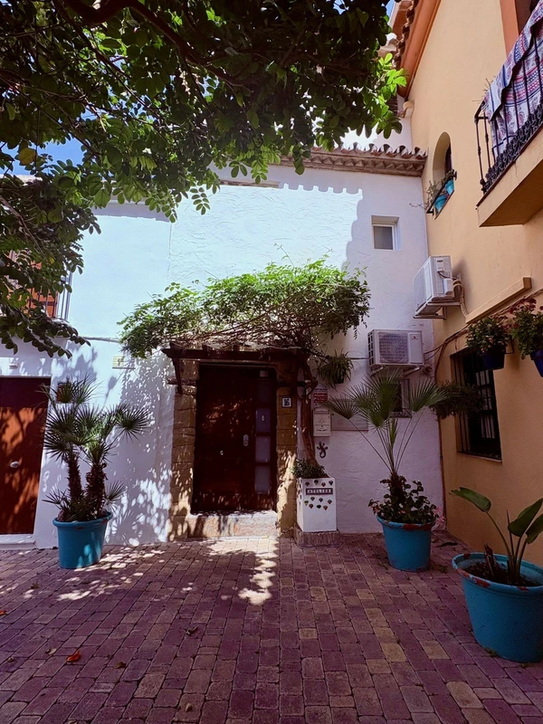 R5060899 | Townhouse in Estepona – 2 beds, 1 baths