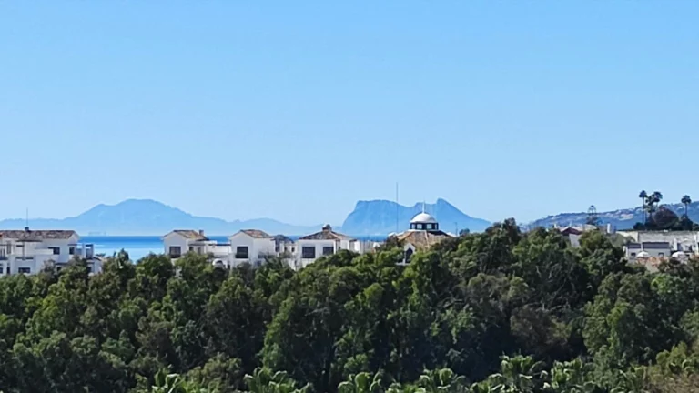 R4992916 | Penthouse in Estepona – 2 beds, 2 baths