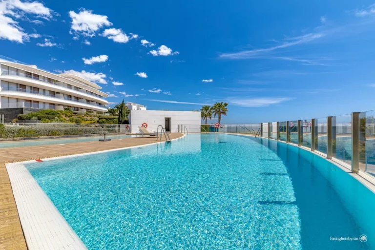 R5079970 | Penthouse in Estepona – 4 beds, 3 baths