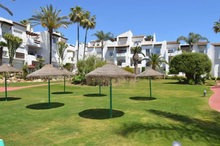 R5070529 | Penthouse in Estepona – 3 beds, 2 baths