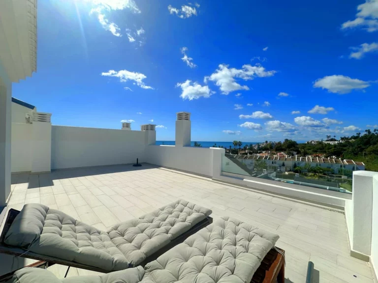 R5016007 | Penthouse in Estepona – 3 beds, 3 baths