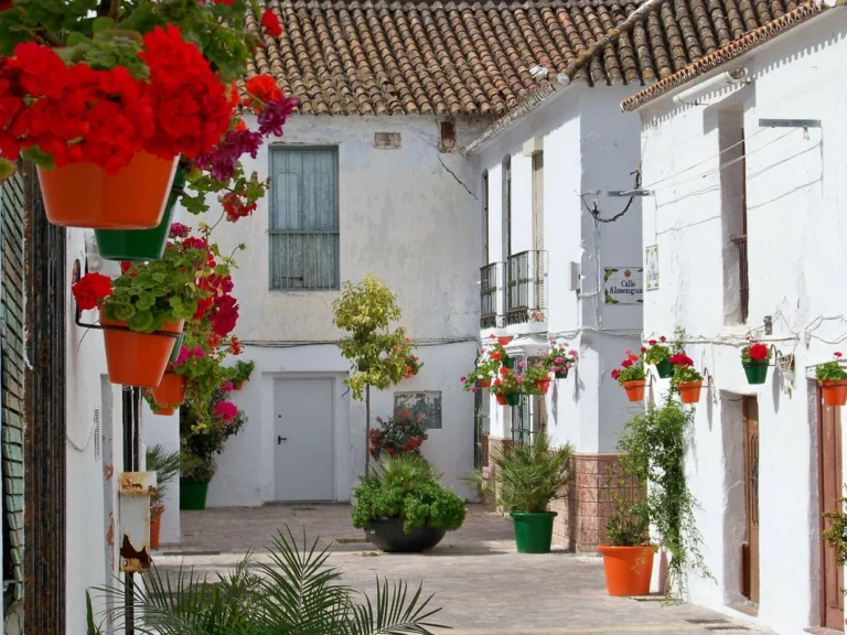 R5123968 | Semi-Detached House in Estepona – 4 beds, 2 baths