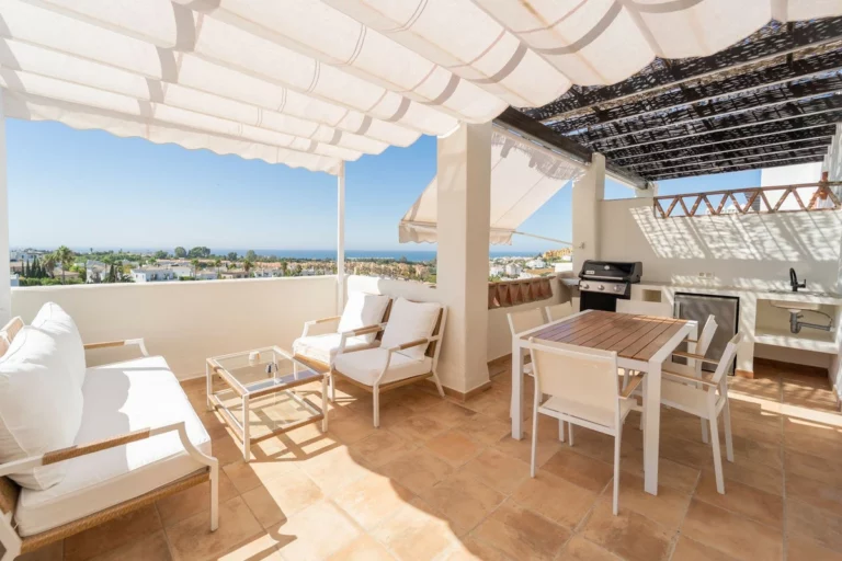 R5117836 | Penthouse Duplex in Estepona – 2 beds, 2 baths