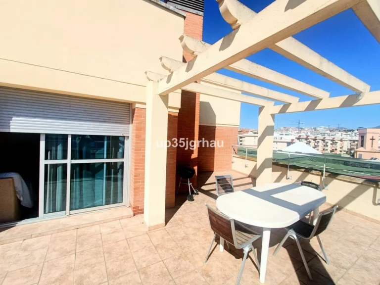 R5119945 | Penthouse in Estepona – 2 beds, 2 baths