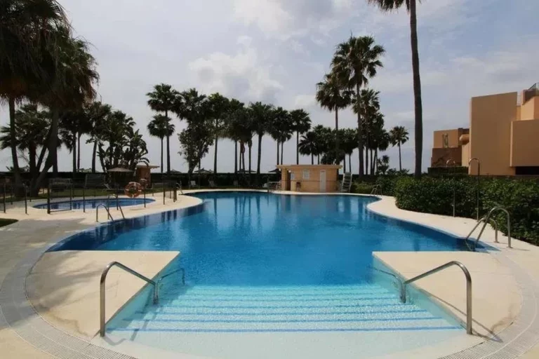R5070742 | Ground Floor Apartment in Estepona – 1 beds, 1 baths