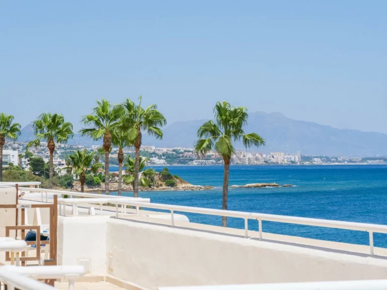 R5125003 | Middle Floor Apartment in Estepona – 2 beds, 2 baths