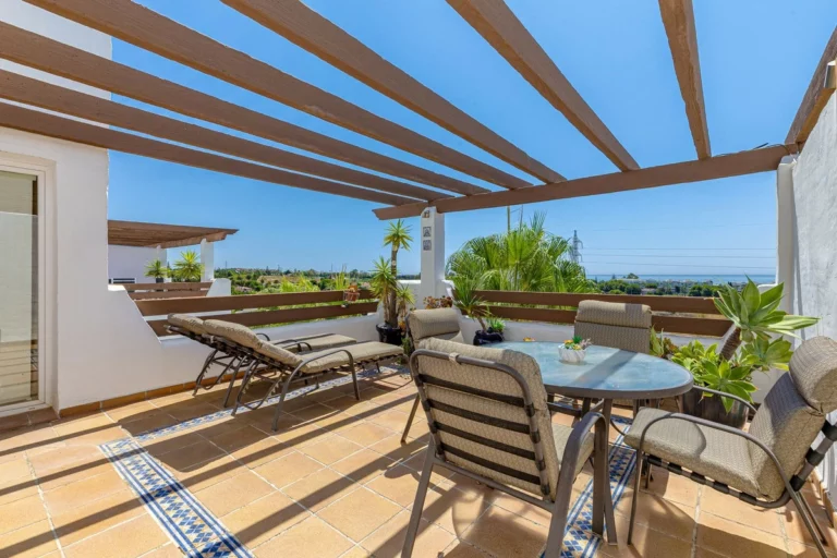 R5116681 | Penthouse in Selwo – 2 beds, 2 baths