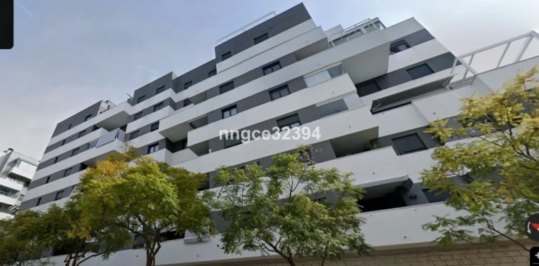 R5049553 | Middle Floor Apartment in Estepona – 3 beds, 2 baths