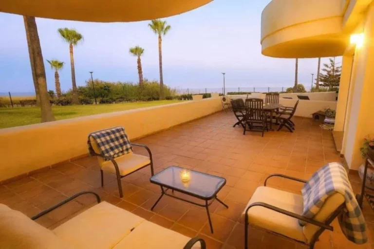 R5065519 | Ground Floor Apartment in Estepona – 3 beds, 2 baths
