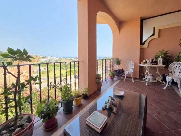 R5107336 | Townhouse in Estepona – 3 beds, 3 baths