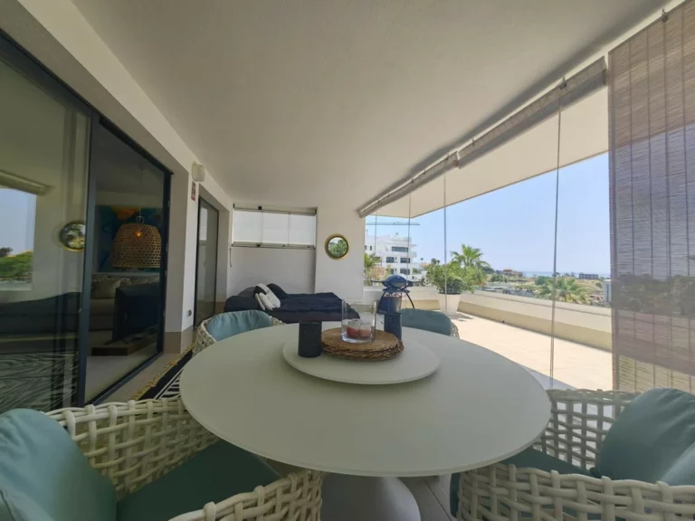 R5084044 | Ground Floor Apartment in Estepona – 2 beds, 2 baths