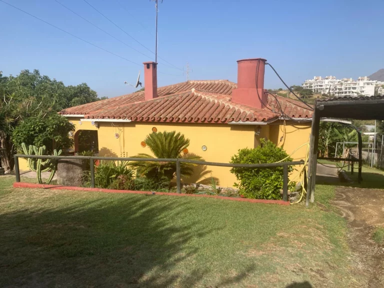 R4893433 | Finca – Cortijo in Selwo – 3 beds, 1 baths