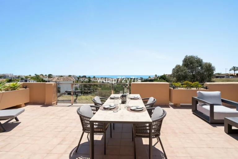 R5124094 | Penthouse in Selwo – 2 beds, 2 baths