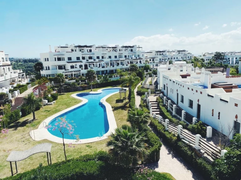 R5081341 | Penthouse in Estepona – 2 beds, 2 baths