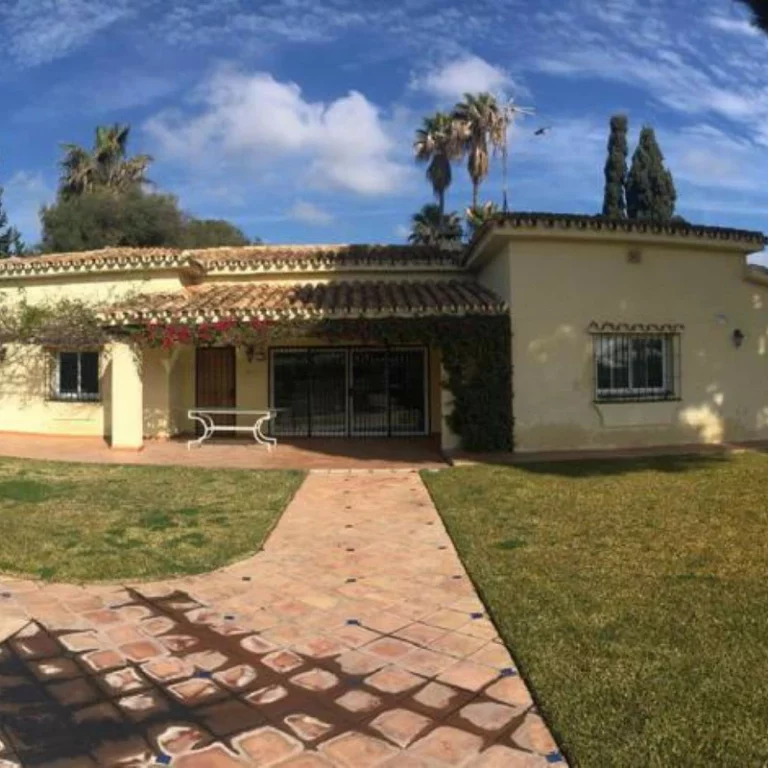 R5112403 | Finca – Cortijo in Estepona – 3 beds, 2 baths