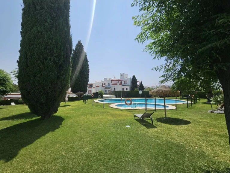 R5081449 | Townhouse in Estepona – 4 beds, 4 baths