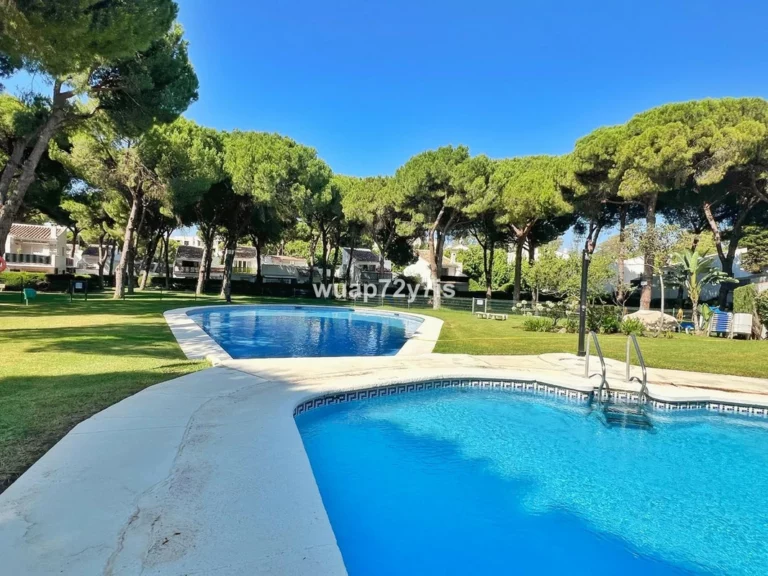 R4992298 | Semi-Detached House in Estepona – 2 beds, 1.5 baths