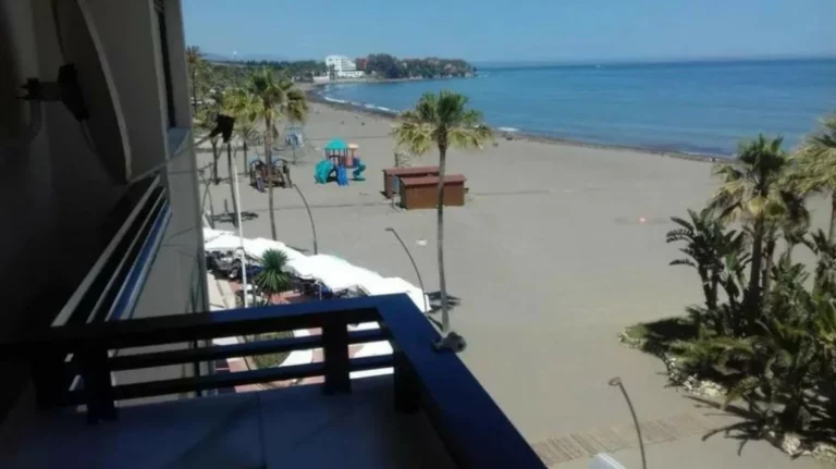 R5062174 | Middle Floor Apartment in Estepona – 1 beds, 1 baths