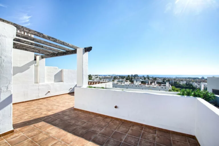 R4967893 | Penthouse in Selwo – 2 beds, 2 baths