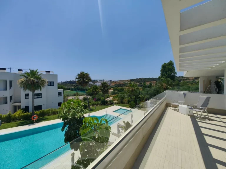 R5125966 | Ground Floor Apartment in Estepona – 2 beds, 2 baths