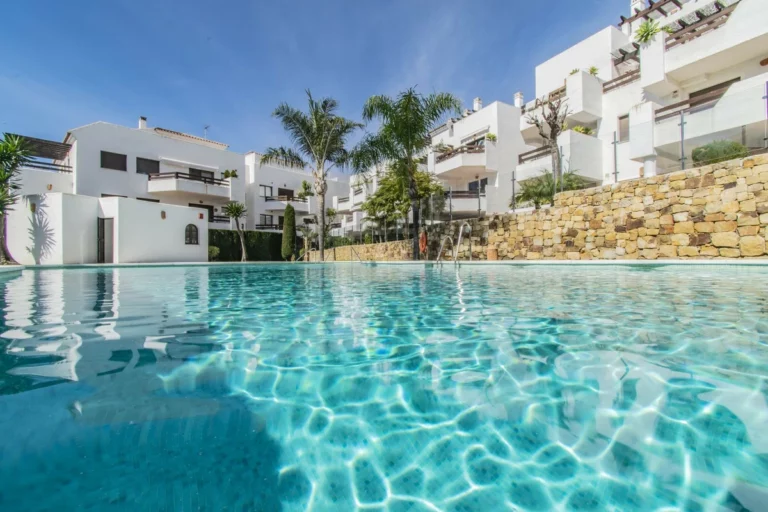 R4980283 | Middle Floor Apartment in Costalita – 2 beds, 2 baths