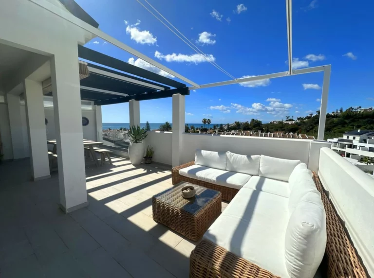 R5016007 | Penthouse in Estepona – 3 beds, 3 baths