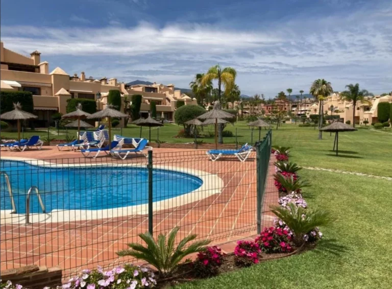 R5125240 | Ground Floor Apartment in El Paraiso – 2 beds, 2 baths