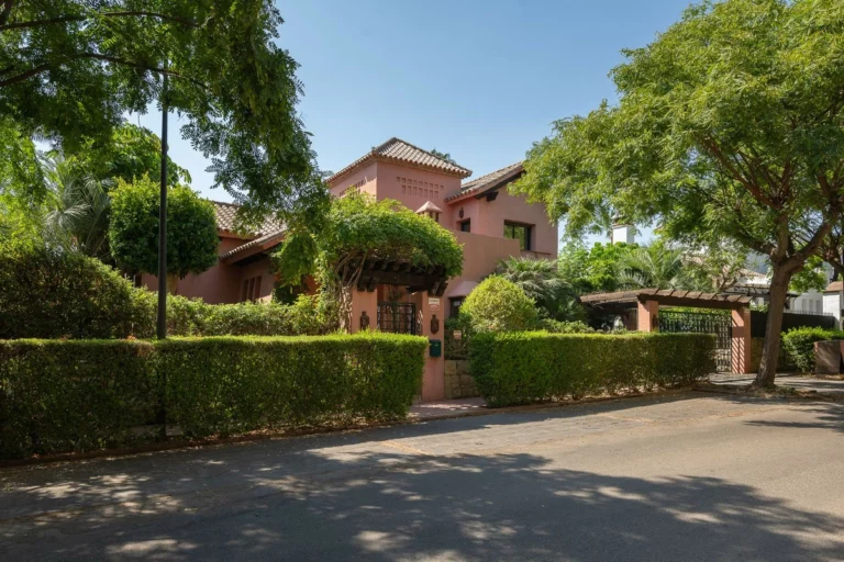 R5119606 | Detached Villa in Estepona – 4 beds, 4 baths