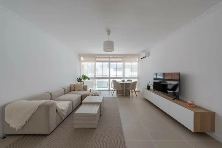 R5143876 | Top Floor Apartment in Estepona – 3 beds, 2 baths