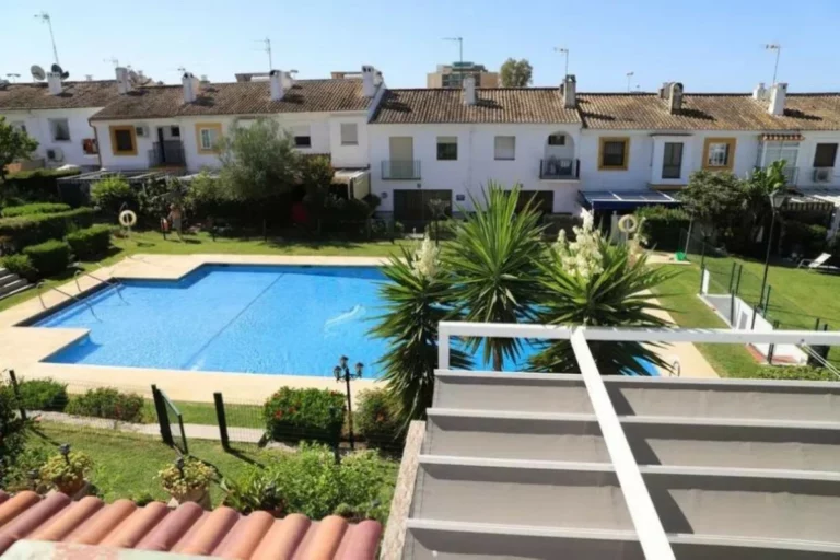 R5135893 | Townhouse in Atalaya – 3 beds, 3 baths