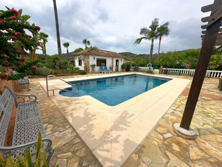 R5080618 | Finca – Cortijo in Estepona – 6 beds, 3 baths