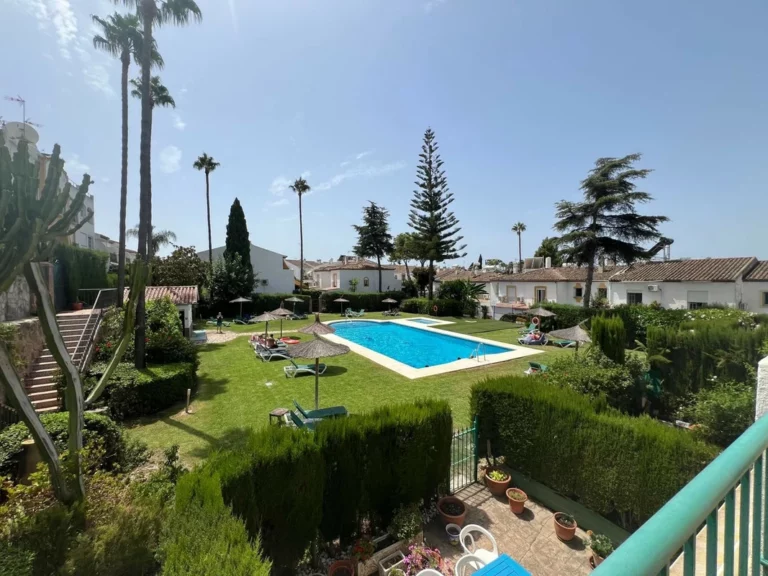 R5134435 | Townhouse in Atalaya – 3 beds, 2 baths