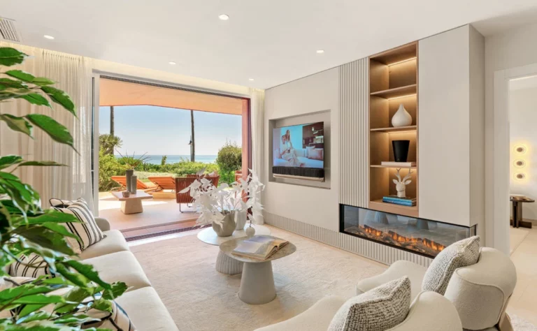R5125369 | Ground Floor Apartment in Estepona – 3 beds, 2.5 baths
