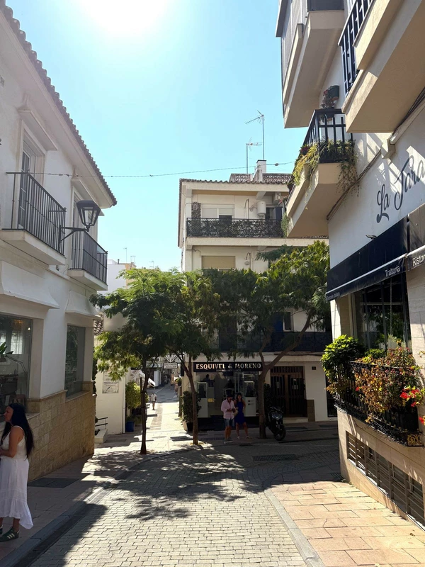 R5143771 | Top Floor Apartment in Estepona – 3 beds, 1 baths