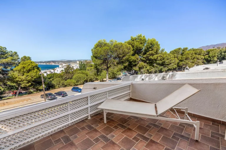 R4837144 | Townhouse in Estepona – 3 beds, 2 baths